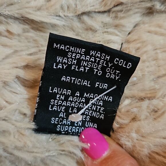 NWT Sioni Faux leather shearling style assymetrical hem vest size Medium - Picture 11 of 13